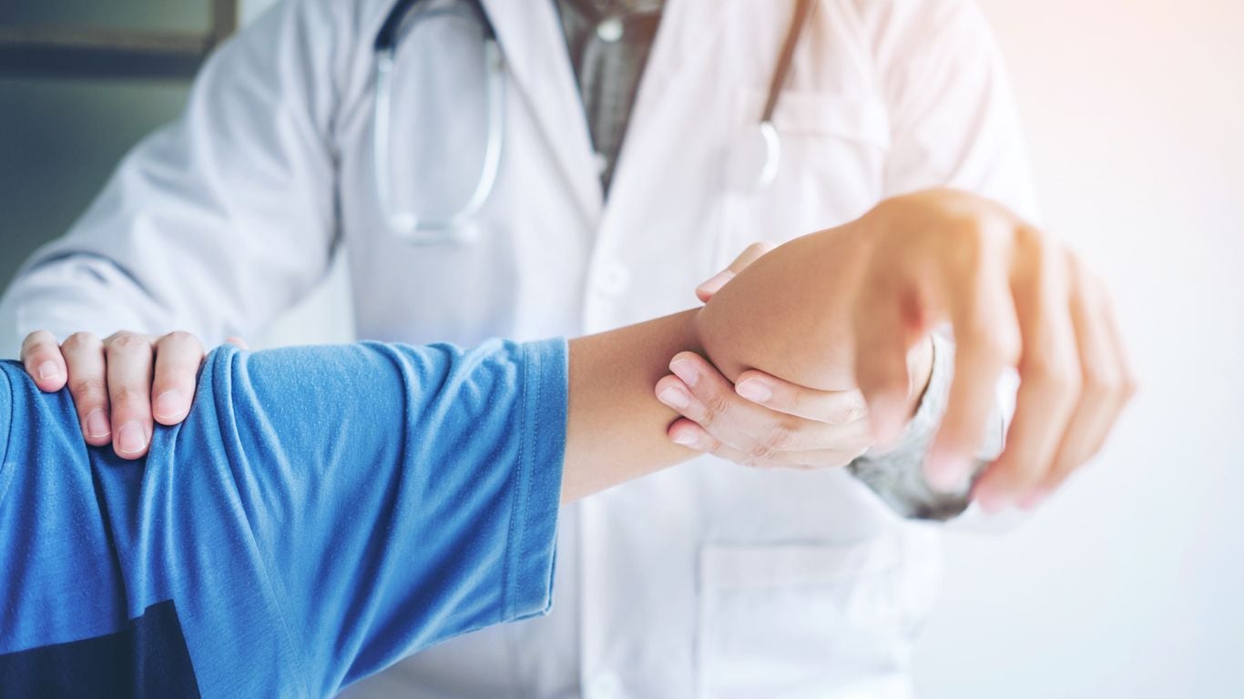 What to Expect From Your First Chiropractic Experience What to Expect From Your First Chiropractic Experience